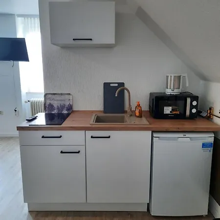 Gasthuis Monteurwohnung - Handwerkerwohnung Jesse 3*